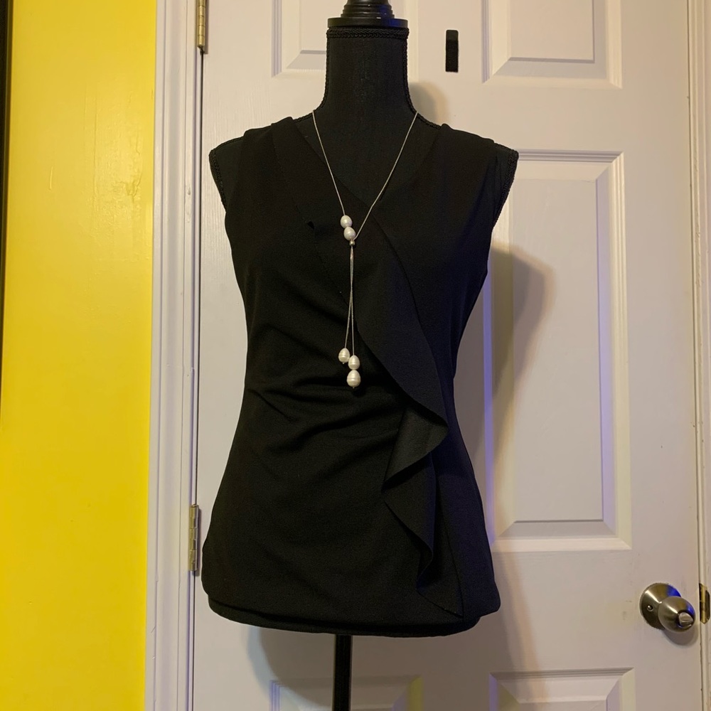 Pre-loved sleeveless top